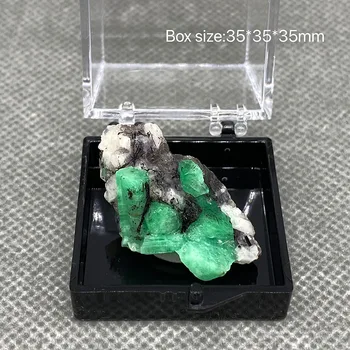 100% - ban Természetes zöld smaragd ásványi drágakő minőségű kristály példányok kövek, kristályok kvarc kristályok +Doboz mérete:35*35*35 mm-es