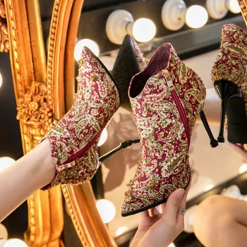 2021 téli új, rövid csizma stiletto magas sarkú flitterekkel strasszos gyöngy híresség stílus fél cipő oldalán cipzárral magas sarkú női